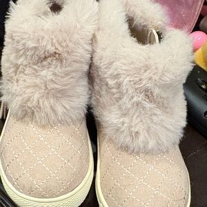 Source Unknown Beige Quilted Ankle Boots